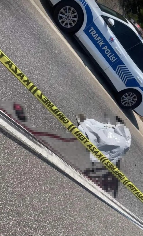 Antalya'da feci kaza! Otomobil ve iki motosiklet çarpıştı: Ölü ve yaralılar var
